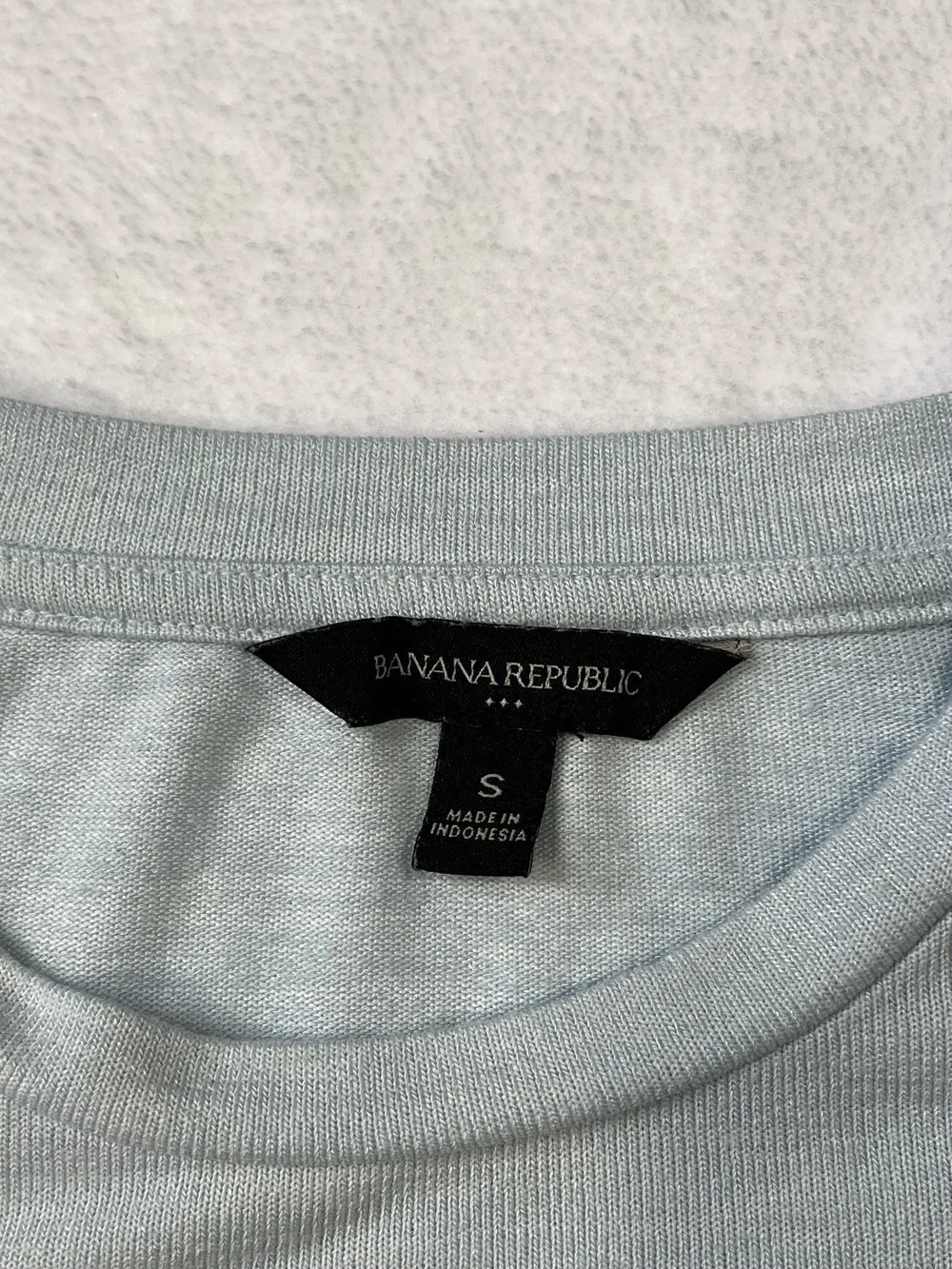 Banana Republic Mens Small Light Green Short Sleeve Pocket Tee Shirt Rayon Blend